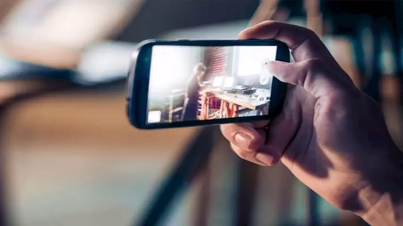 كشف تفاصيل صادمة حول جاسوس الموبايل داخل مستشفى الشيخ زايد التخصصي للطوارئ